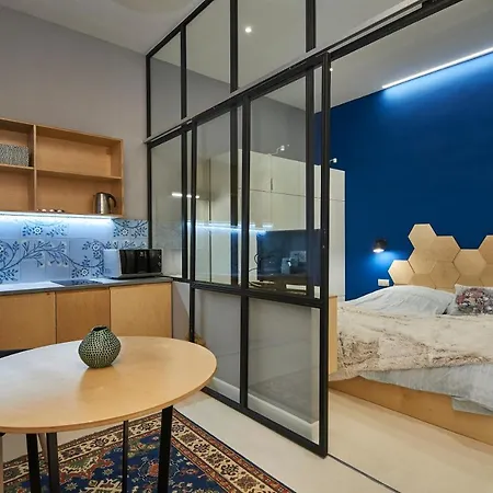 Orangehomes Unique Design 3 Bathrooms Flat Apartman