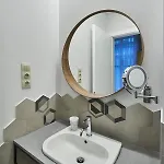 Orangehomes Unique Design 3 Bathrooms Flat