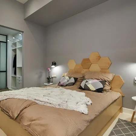 Orangehomes Unique Design 3 Bathrooms Flat *