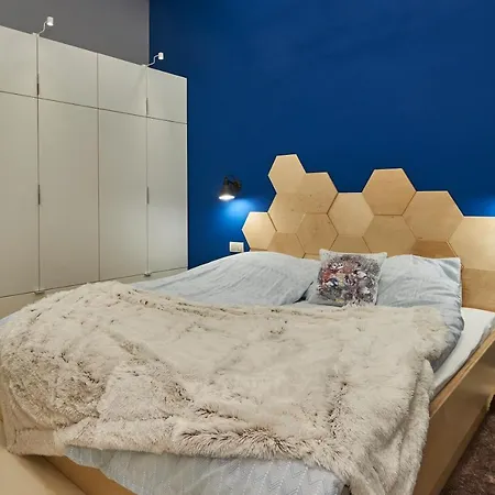 Orangehomes Unique Design 3 Bathrooms Flat *