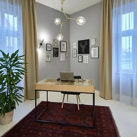 Orangehomes Unique Design 3 Bathrooms Flat شقة بودابست