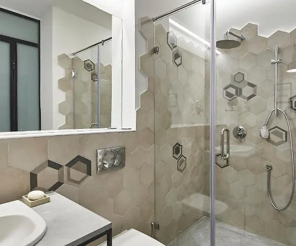 Orangehomes Unique Design 3 Bathrooms Flat *