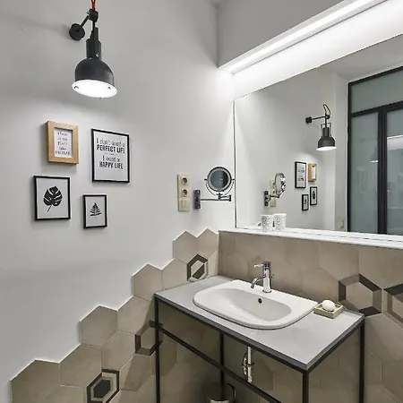 Апартаменты Orangehomes Unique Design 3 Bathrooms Flat *