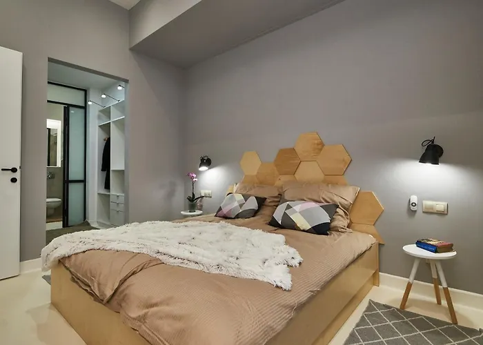Orangehomes Unique Design 3 Bathrooms Flat *