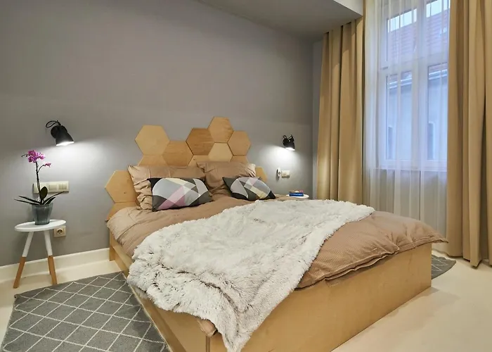 Orangehomes Unique Design 3 Bathrooms Flat דירה